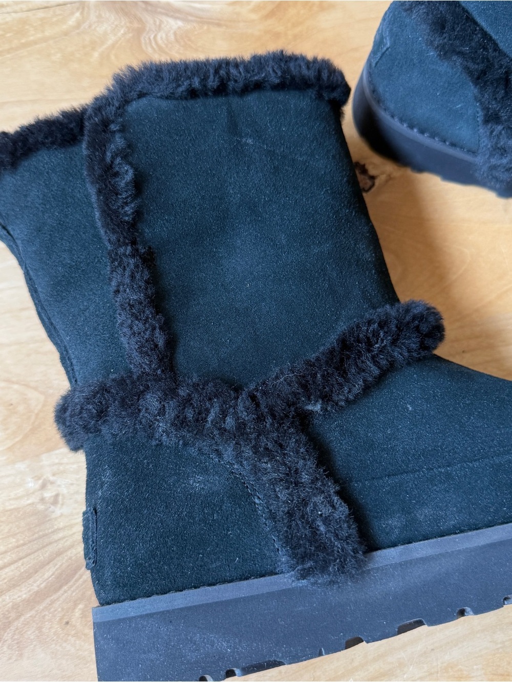UGG AUSTRALIA BLACK SUEDE CLASSIC BOOT PULL ON FLAT SN 1112500 WINTER COZY W 9 - Picture 7 of 12
